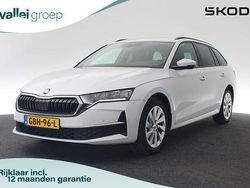 Wit Gebruikt 2024 Skoda Octavia First Edition Stationwagen | € 33.790 (Eerlijke prijs)