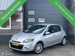 Grijs Gebruikt 2009 Renault Clio II Business Hatchback | € 2.749 (Eerlijke prijs)