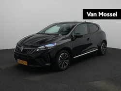 Zwart Gebruikt 2024 Renault Clio V Techno Hatchback | € 25.935 (Eerlijke prijs)