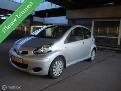 Grijs Gebruikt 2010 Toyota Aygo Comfort Hatchback | € 3.450 (Iets duurder)