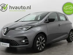 Grijs, metallic lak Gebruikt 2023 Renault Zoe Evolution Hatchback | € 21.900 (Eerlijke prijs)