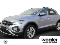 Zilver, metallic lak Nieuw 2025 VW T-Roc Edition SUV | € 37.304 (Eerlijke prijs)