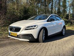 Wit Gebruikt 2017 Volvo V40 CC Stationwagen | € 15.500 (Eerlijke prijs)