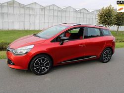 Rood Gebruikt 2015 Renault Clio GrandTour Dynamique Stationwagen | € 6.450 (Eerlijke prijs)