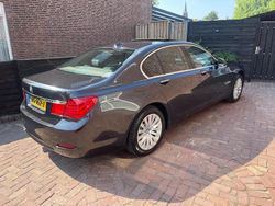 Grijs (metallic) Gebruikt 2011 BMW 730 Executive Sedan | € 10.750 (Eerlijke prijs)