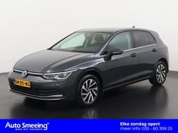 Grijs Gebruikt 2022 VW Golf VIII Style Hatchback | € 24.945 (Goede deal)