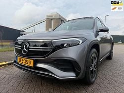 Grijs Gebruikt 2022 Mercedes EQB300 Luxury SUV | € 30.000