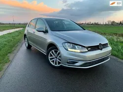 Grijs Gebruikt 2017 VW Golf VII Highline Hatchback | € 7.495 (Super prijs)