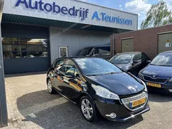 Zwart Gebruikt 2012 Peugeot 208 Hatchback | € 5.650 (Eerlijke prijs)