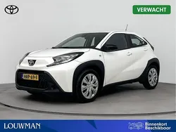Wit Gebruikt 2023 Toyota Aygo Luxury Hatchback | € 17.945 (Eerlijke prijs)