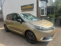 Bruin Gebruikt 2013 Renault Scénic III Bose Edition MPV | € 4.999 (Goede deal)