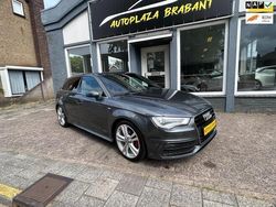 Grijs, metallic lak Gebruikt 2014 Audi A3 Sportback S-Line Hatchback | € 13.899 (Eerlijke prijs)