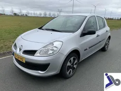 Grijs Gebruikt 2006 Renault Clio R.S. Hatchback | € 999 (Super prijs)