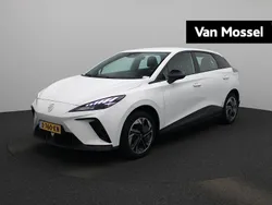 Wit Gebruikt 2023 MG MG4 EV Hatchback | € 19.495 (Eerlijke prijs)