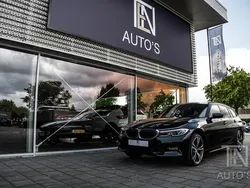Zwart Gebruikt 2022 BMW 320e M Sport Stationwagen | € 36.510 (Eerlijke prijs)