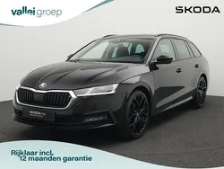 Zwart Gebruikt 2020 Skoda Octavia First Edition Stationwagen | € 19.900 (Goede deal)