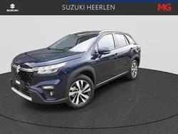 Blauw, metallic lak Nieuw 2025 Suzuki SX4 S-Cross Style SUV | € 35.744 (Eerlijke prijs)