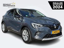 Twotone bleu marine / noir et Gebruikt 2021 Renault Captur Intens SUV | € 15.995 (Eerlijke prijs)