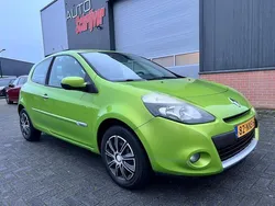 Groen Gebruikt 2010 Renault Clio II Collection Hatchback | € 1.750 (Goede deal)