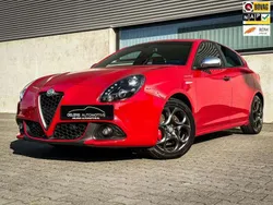 Rood Gebruikt 2017 Alfa Romeo Giulietta Veloce Hatchback | € 20.899 (Eerlijke prijs)