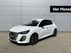 Wit Nieuw 2025 Peugeot 208 Allure Hatchback | € 29.496 (Eerlijke prijs)