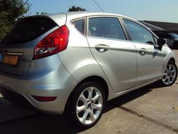 Grijs Gebruikt 2012 Ford Fiesta Titanium Hatchback | € 3.980 (Eerlijke prijs)