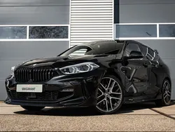 Zwart Gebruikt 2022 BMW 118 M Performance Hatchback | € 29.999 (Iets duurder)