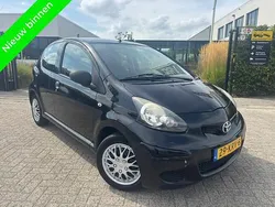 Zwart Gebruikt 2009 Toyota Aygo Hatchback | € 1.799 (Goede deal)