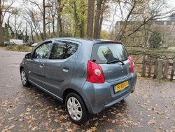 Grijs (metallic) Gebruikt 2012 Suzuki Alto Comfort+ Hatchback | € 5.500 (Eerlijke prijs)