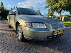 Groen, metallic lak Gebruikt 2006 Volvo V70 Stationwagen | € 4.450 (Eerlijke prijs)