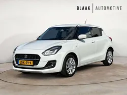 Wit, metallic lak Gebruikt 2023 Suzuki Swift Style Hatchback | € 20.995 (Eerlijke prijs)