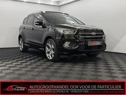 Zwart Gebruikt 2017 Ford Kuga Vignale SUV | € 18.950 (Duur)