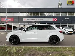 Wit Gebruikt 2018 Audi A3 Sportback Design Hatchback | € 18.990 (Eerlijke prijs)