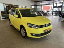 Geel Gebruikt 2015 VW Touran Comfortline MPV | € 5.140 (Goede deal)