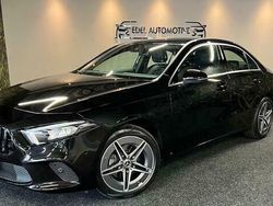 Zwart Gebruikt 2020 Mercedes A200 Premium Plus Sedan | € 27.685 (Eerlijke prijs)