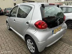 Grijs Gebruikt 2008 Toyota Aygo Hatchback | € 2.250 (Iets duurder)
