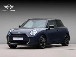 Blauw Nieuw 2025 Mini Cooper Favoured Hatchback | € 38.490 (Goede deal)