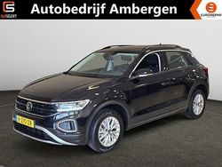 Zwart Gebruikt 2023 VW T-Roc Life SUV | € 24.900 (Eerlijke prijs)