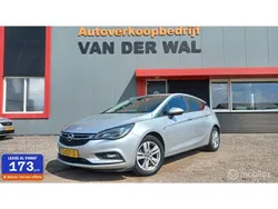 Grijs Gebruikt 2018 Opel Astra Innovation Hatchback | € 10.500 (Eerlijke prijs)