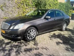 Grijs Gebruikt 2009 Mercedes E220 Avantgarde Sedan | € 2.950 (Eerlijke prijs)