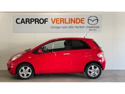 Rood Gebruikt 2010 Toyota Yaris Cool Hatchback | € 6.500