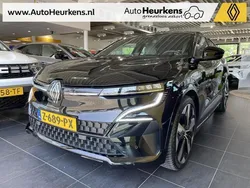 Zwart Gebruikt 2024 Renault Mégane Evolution Hatchback | € 29.945 (Eerlijke prijs)