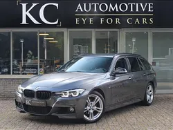 Grijs Gebruikt 2019 BMW 318 M Sport Stationwagen | € 17.950 (Eerlijke prijs)