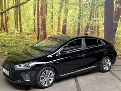 Zwart Gebruikt 2019 Hyundai Ioniq Premium Sedan | € 16.800 (Eerlijke prijs)
