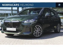 San remo grun (donker groen metallic) Gebruikt 2023 BMW 225 Active Tourer Comfort Edition MPV | € 39.950 (Duur)