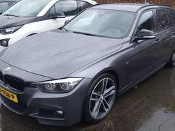 Grijs Gebruikt 2019 BMW 318 M Sport Stationwagen | € 17.999 (Iets duurder)