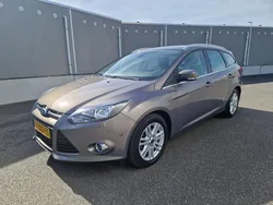 Bruin Gebruikt 2014 Ford Focus Stationwagen | € 6.450 (Eerlijke prijs)