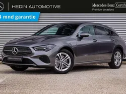 Grijs, metallic lak Gebruikt 2024 Mercedes CLA250e Shooting Brake Business Stationwagen | € 41.900 (Eerlijke prijs)