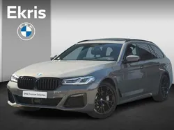 Grijs Gebruikt 2022 BMW 530e M Sport Stationwagen | € 47.400 (Duur)