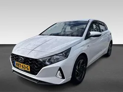 Wit, metallic lak Gebruikt 2023 Hyundai i20 Comfort Hatchback | € 19.930 (Eerlijke prijs)